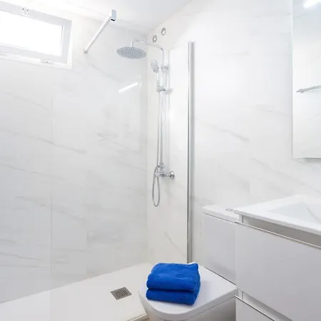 Home2book Duplex Pool & Terrace Daire